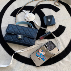 Chanel 手挽垂蓋金色CC logo鏈帶手機袋 連禮盒 (深藍拼天藍)